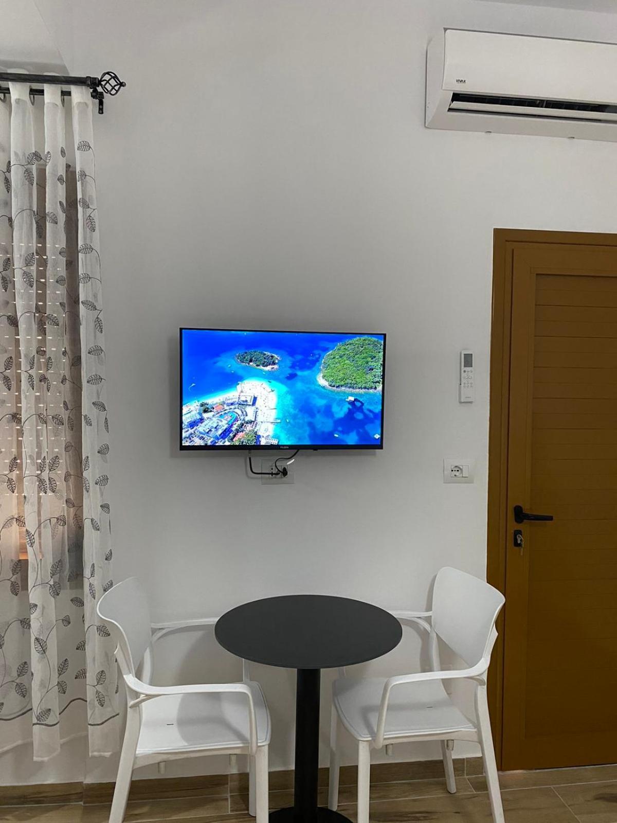 Rentrooms Geni Ksamil Exteriör bild