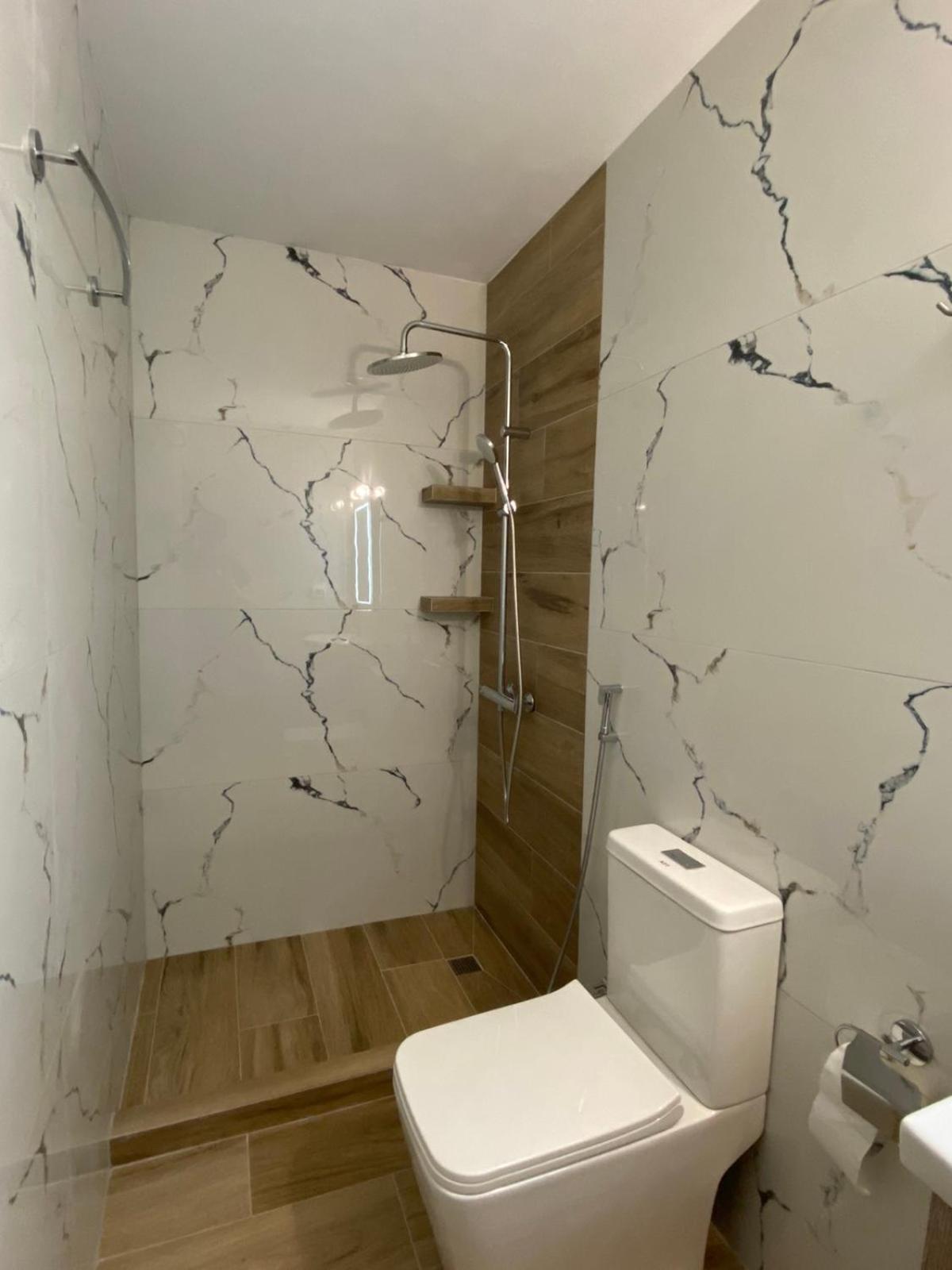 Rentrooms Geni Ksamil Exteriör bild