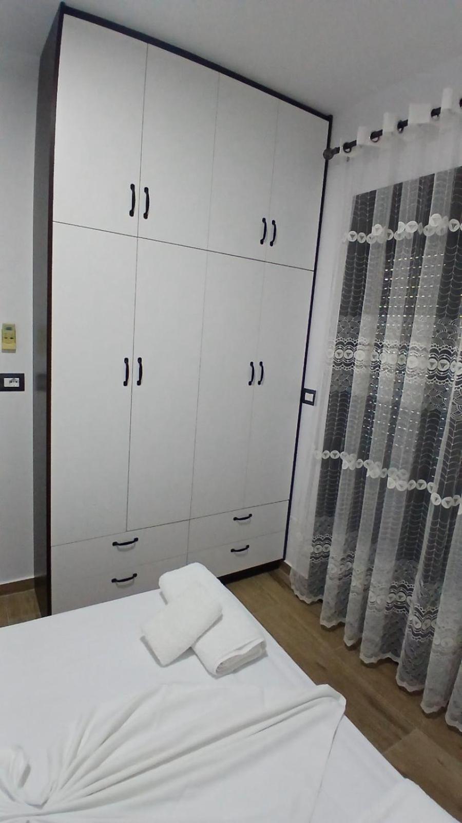 Rentrooms Geni Ksamil Exteriör bild